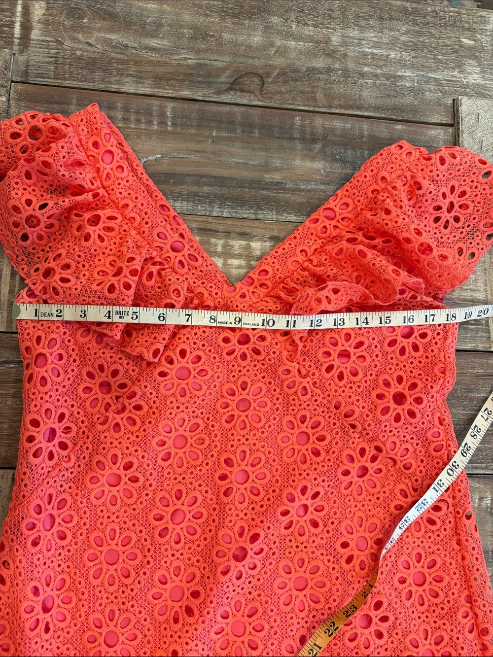 Trina Turk Neriah Coral Eyelet Ruffle Sleeve Cocktail Dress Size 10 - Picture 7 of 9
